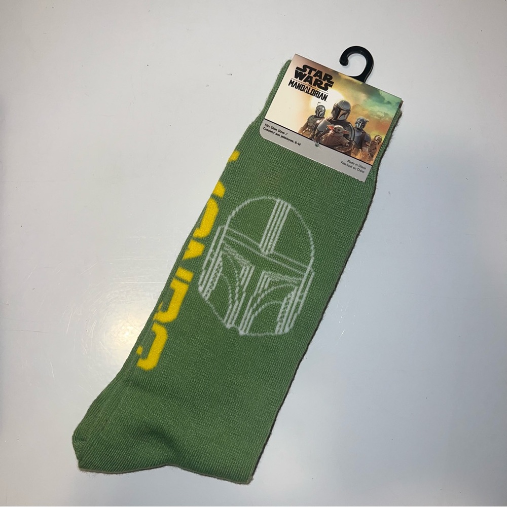 🧦 🛍️ 5/$20 - Star Wars Mandalorian Green and Yellow Socks